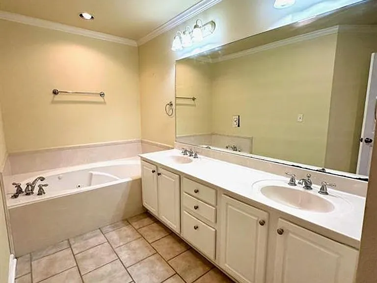 18163 Pinehurst Dr — Photo 12