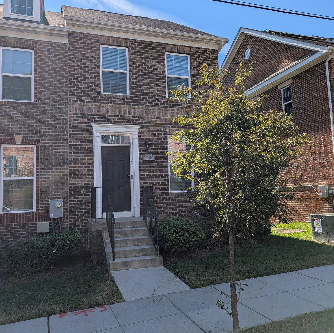3 bed, 3.5 bath, 2147 sqft, $3,150 — Photo 1