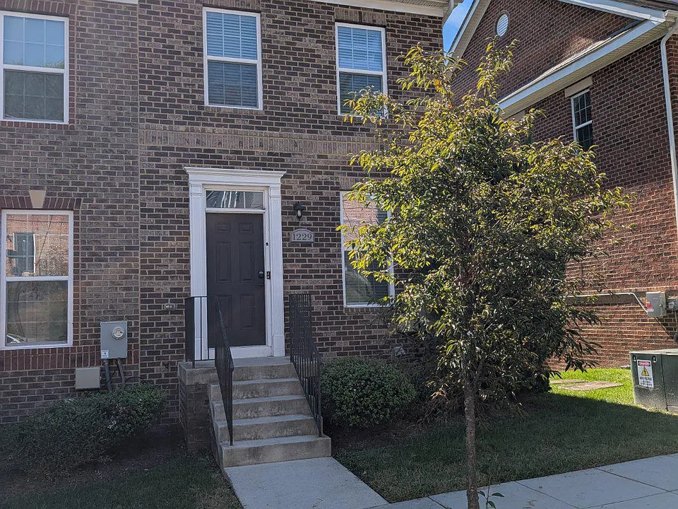 1229 Trenton Pl SE