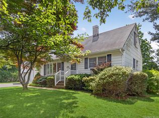 28 Parkway Drive N, Blauvelt, NY 10913