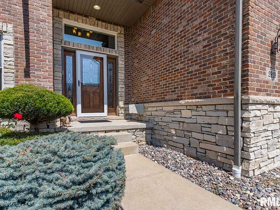 3rd image of 2919 W Playden Dr