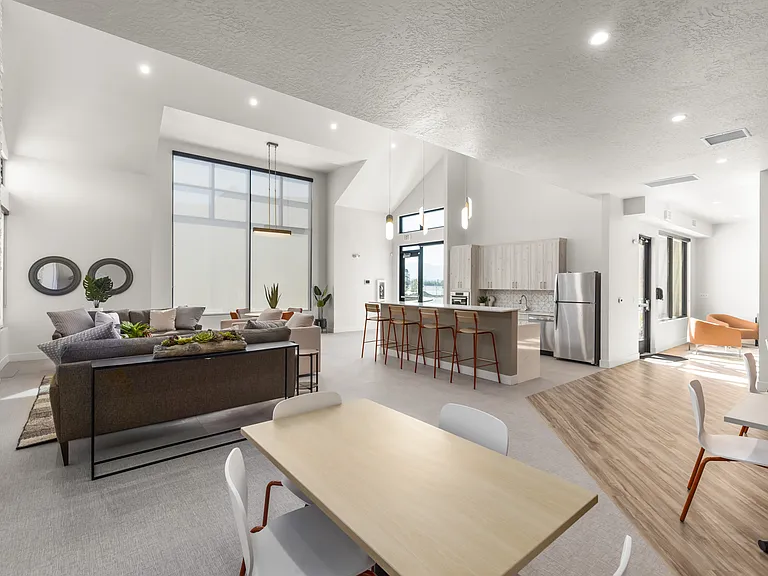The Kelton Apartments — Photo 34