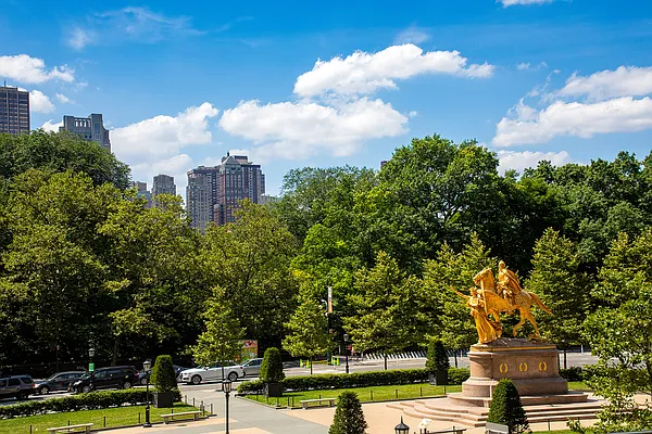 Sold by Sloane Square | media 4