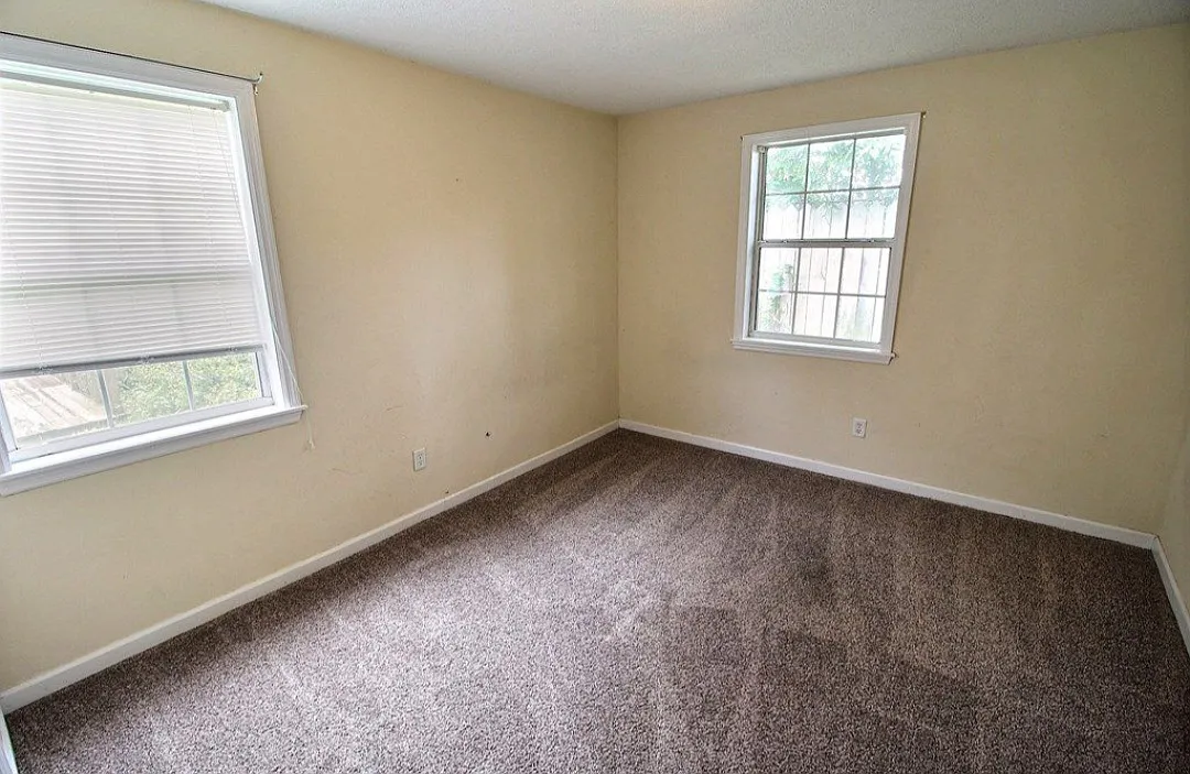 2 bed, 1064 sqft, $1,300 — Photo 4