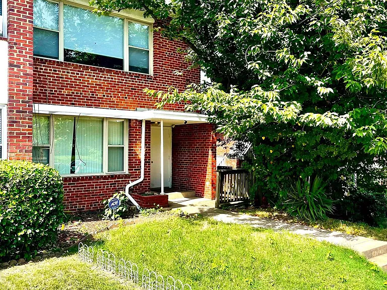 108 Varnum St NE — Photo 2