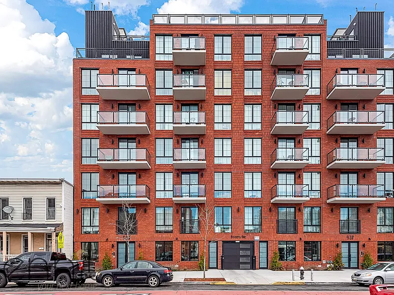 937 Rogers Ave #5R — Photo 17