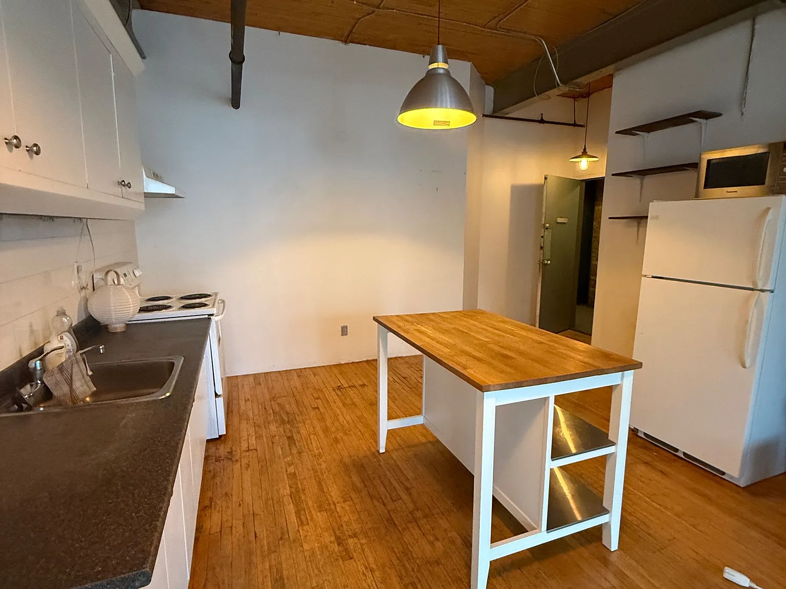 1 bed, $2,100 — Photo 3
