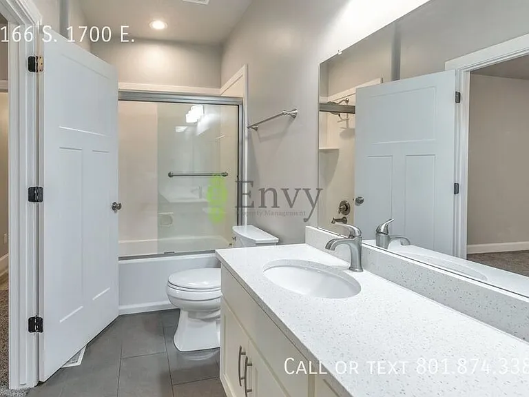 7166 S 1700 E — Photo 12