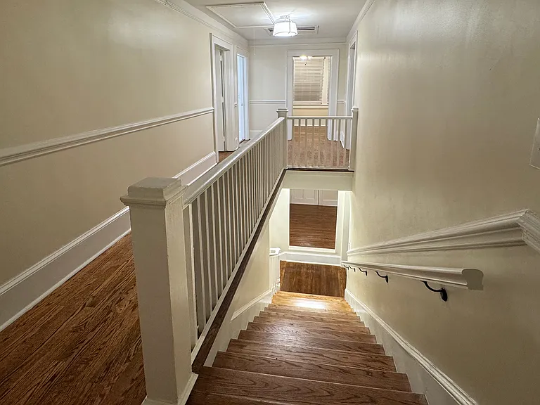 E Earle St — Photo 17