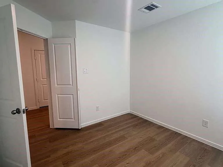9042 Shady Cabana Way — Photo 7