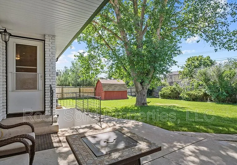 1039 Melton St — Photo 40
