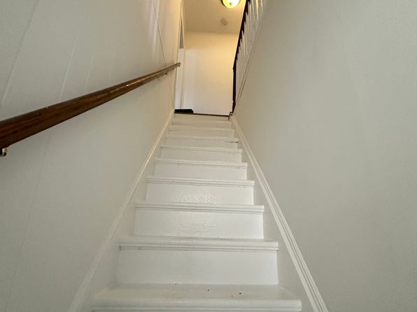 221 Augusta St FLOOR 2