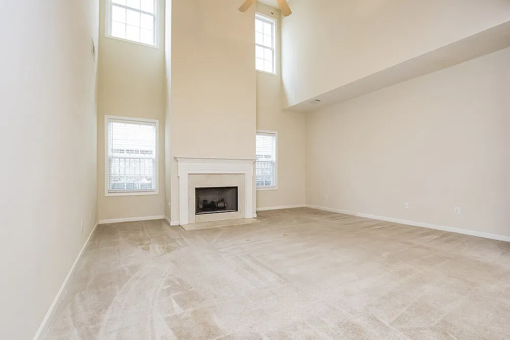 4 bed, 3.0 bath, 2442 sqft, $2,500 — Photo 2