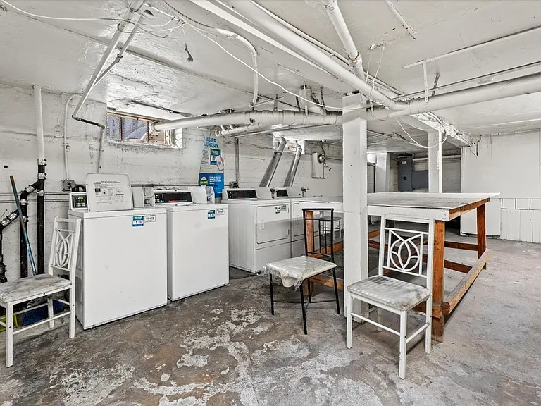 Madison Apartments — Photo 8