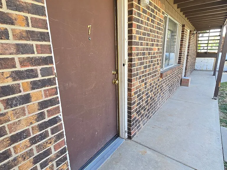 1944 Meadow — Photo 2