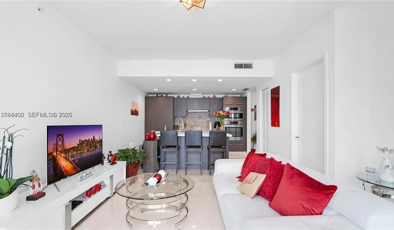 1 bed, 1.0 bath, $2,350 — Photo 4