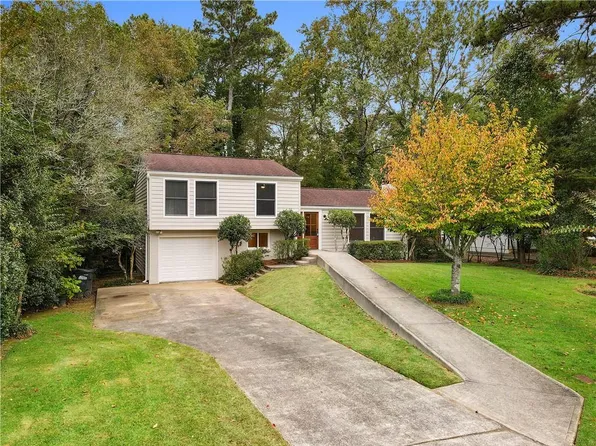 3344 Brookview Dr, Marietta, GA 30068