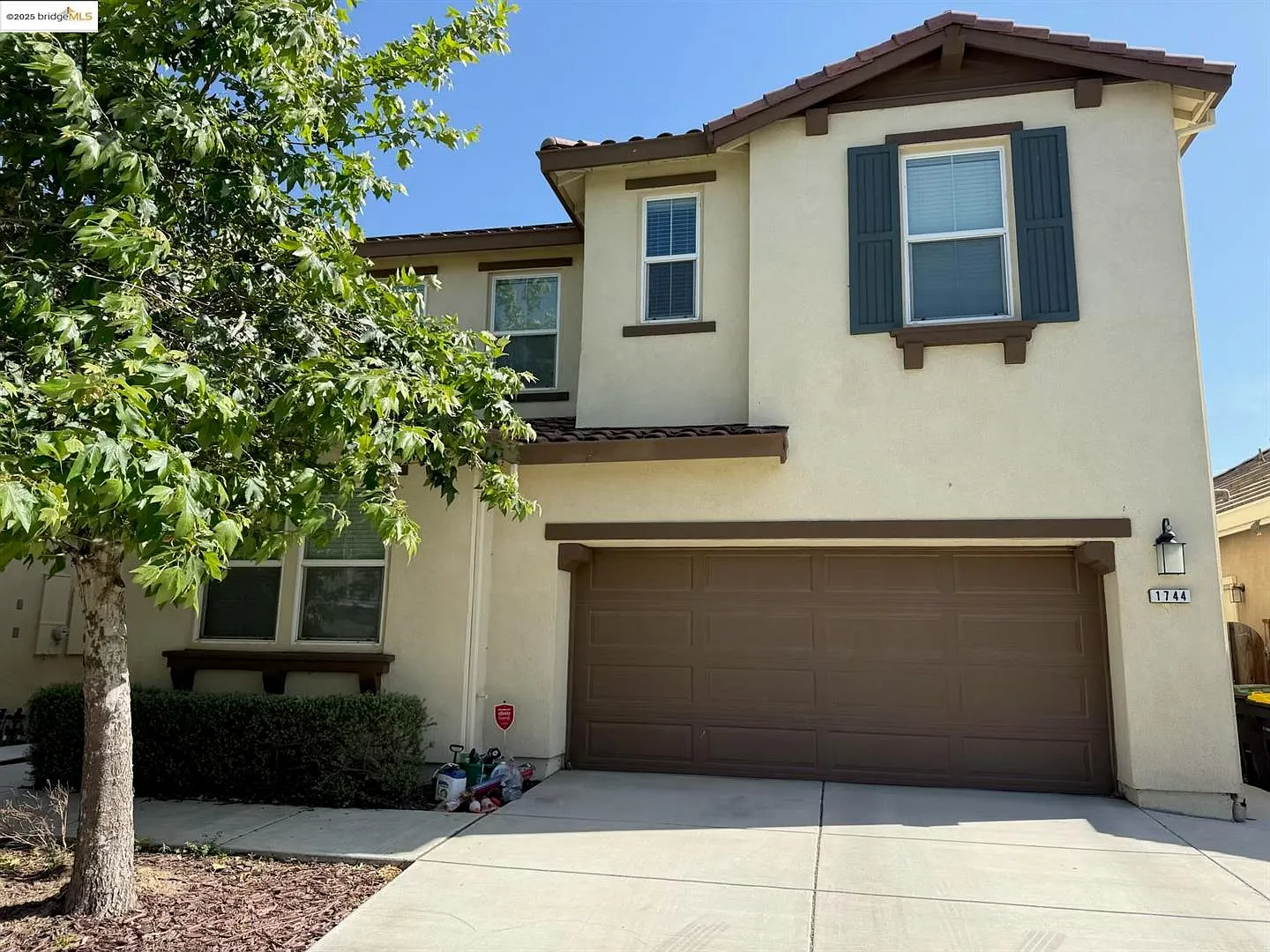 4 bed, 2209 sqft, $3,300 — Photo 1