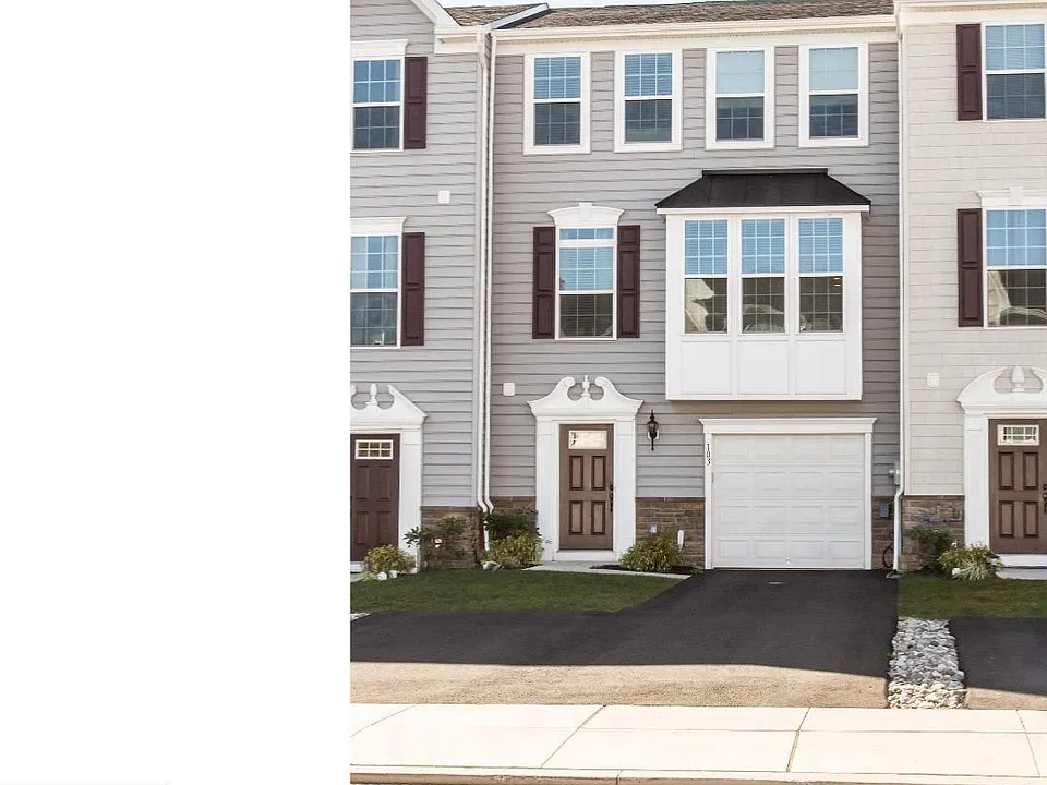 103 Tulip Ln