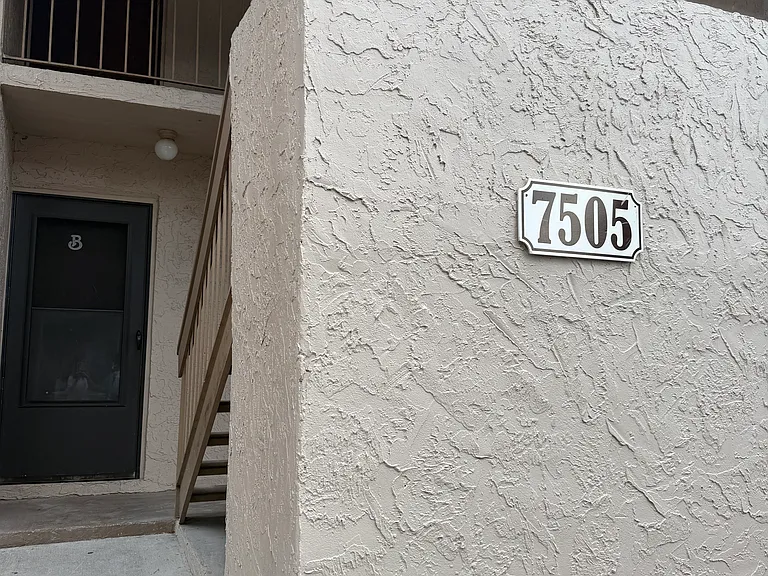 7505 Presley Pl #B — Photo 2