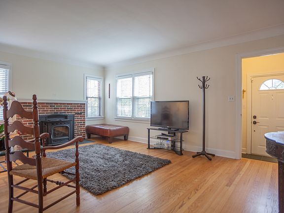 3rd image of 1485 Maywood Ave