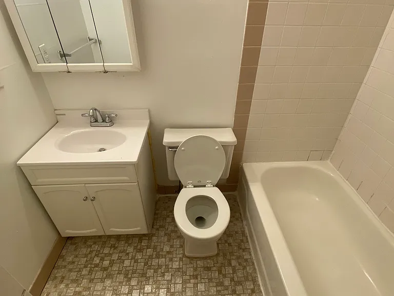 201 S 12th St #2C — Photo 8