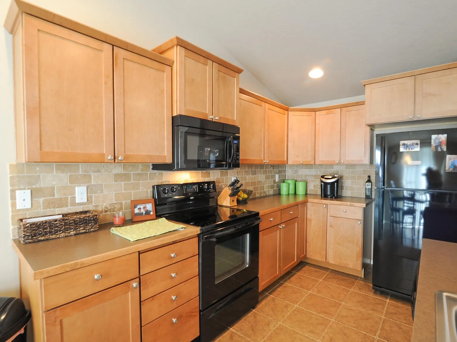 3 bed, 1408 sqft, $2,150 — Photo 2