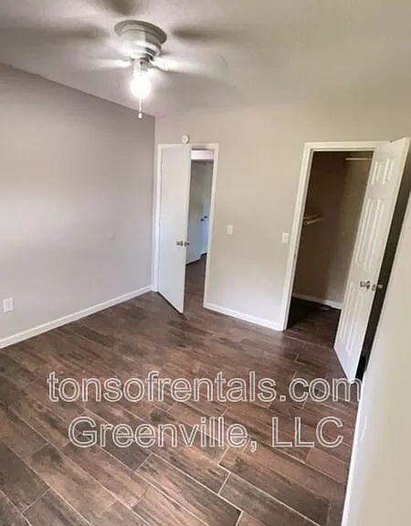105 Chuckwood Dr — Photo 5