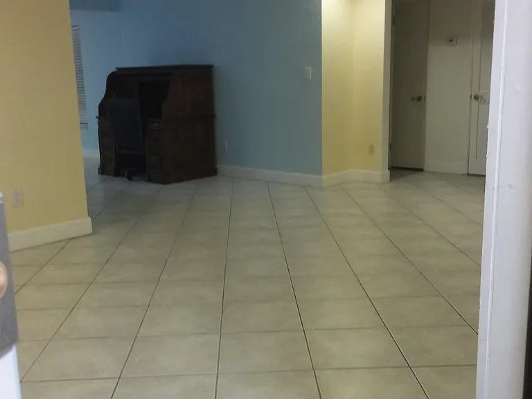 308 SW 18th Ave — Photo 5