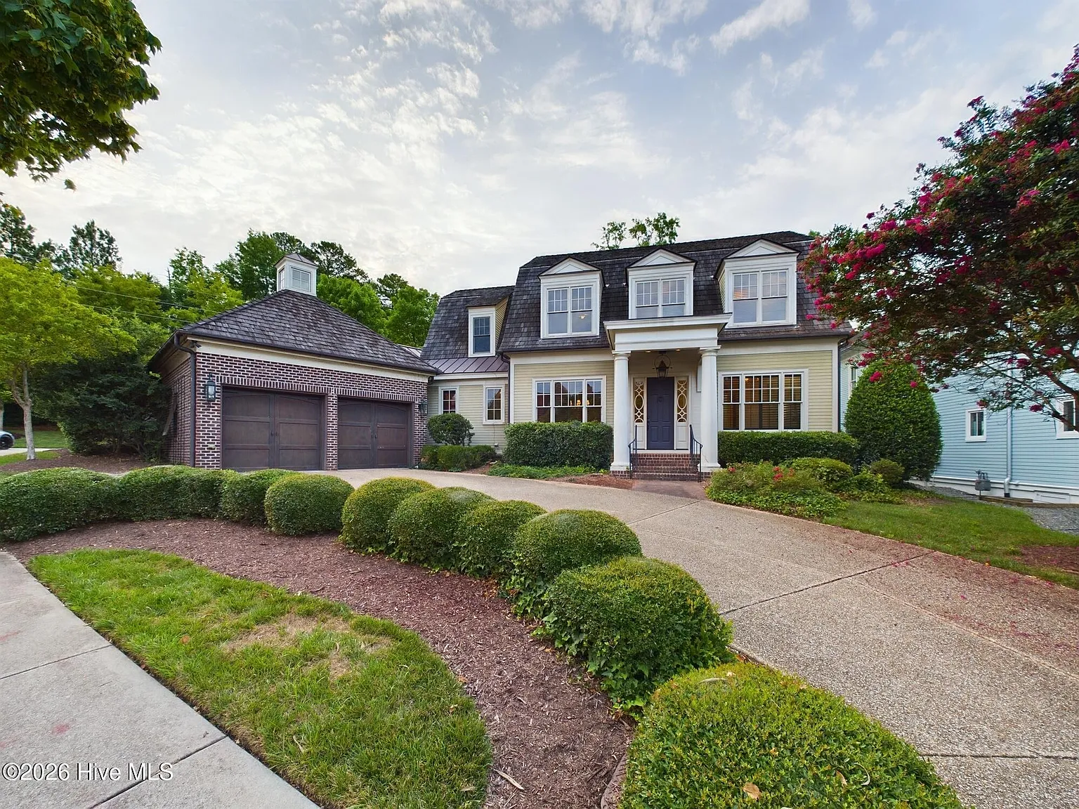 5 bed, 3.5 bath, 3934 sqft, $6,750 — Photo 3