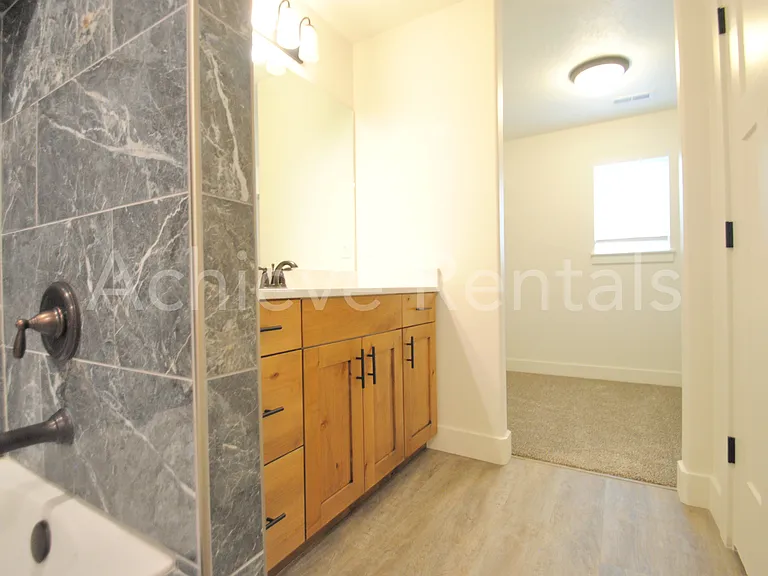 786 E Ruby Dr — Photo 12