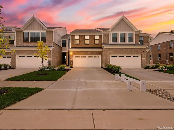 49533 Coldwater Ridge Dr, Northville, MI 48168