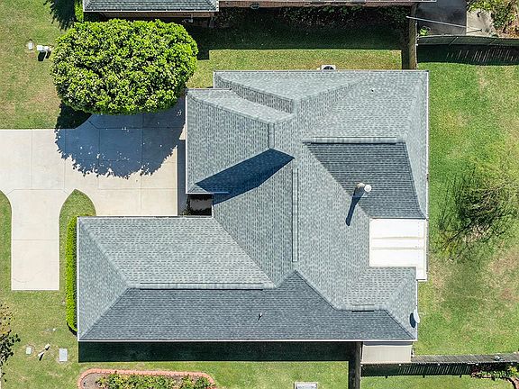 5th image of 431 Shoal Dr