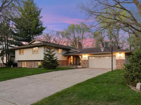 783 Torchwood Dr, New Brighton, MN 55112
