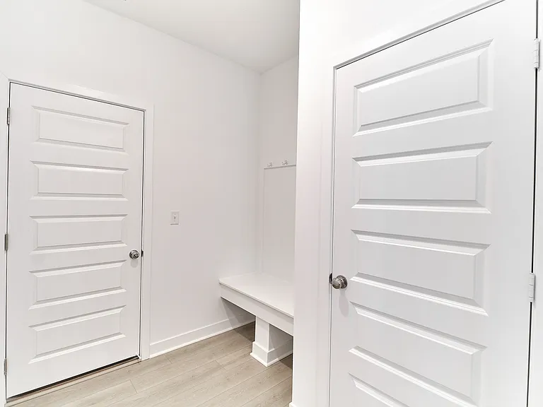 422 Eisenhower St — Photo 54