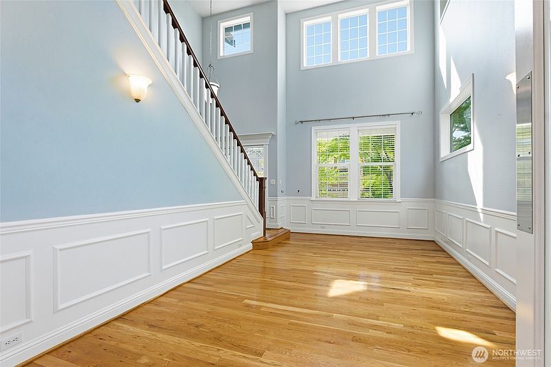 4th image of 1915 10th Street Pl SW