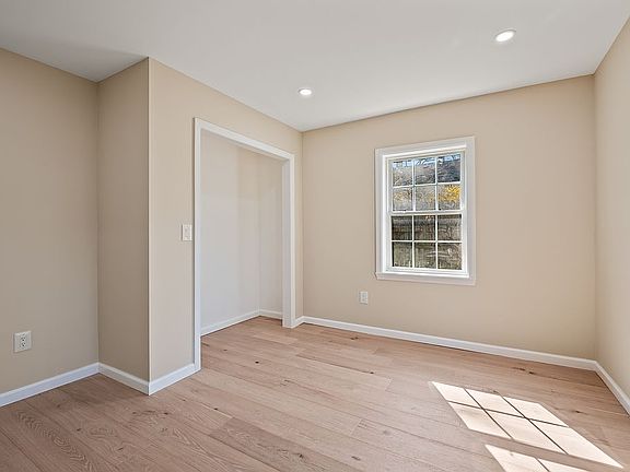 2nd image of 27 Riverside Rd