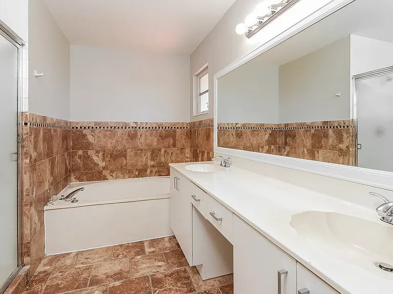 10045 Country Brook Rd — Photo 11