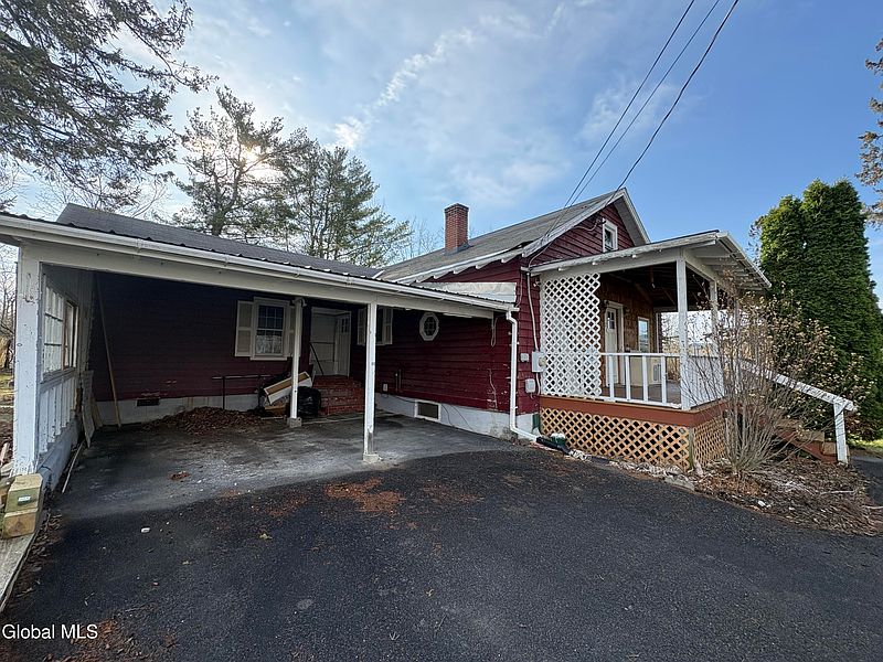 2nd image of 26 3rd Avenue