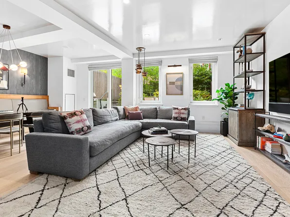 291 Union Street image 1 of 20