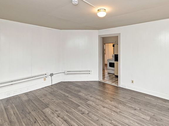 4th image of 1325 6th Ave