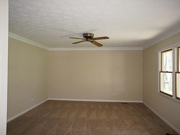 4th image of 214 Cherokee Dr