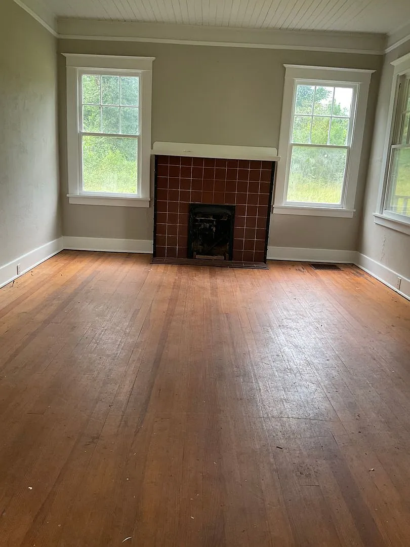 5233 Old Mike Padgett Hwy — Photo 2