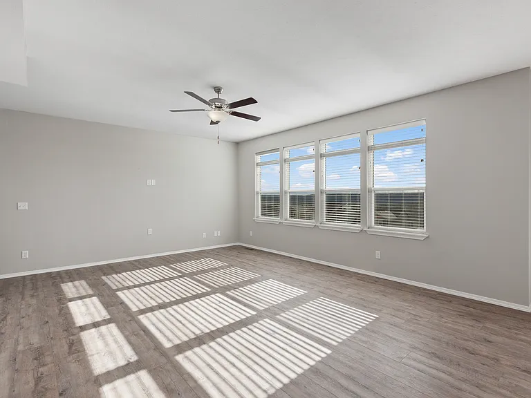 8303 N Phoebe Ct — Photo 1
