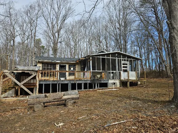 364 Hallwood Dr, Evington, VA 24550