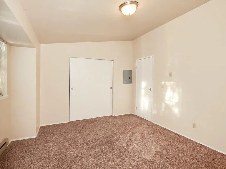 Arbor Square Apartments — Photo 16