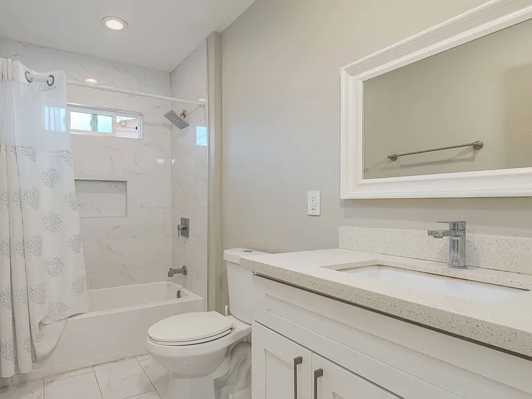 1817 E Morava Ave — Photo 23