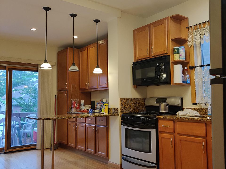 1st image of 5751 W Cornelia Ave #1