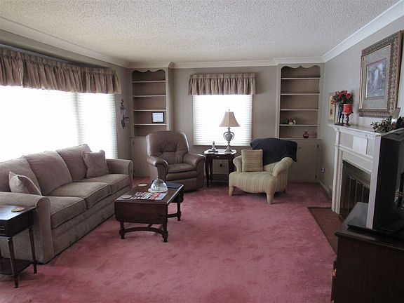 4th image of 2988 Old Orchard Dr