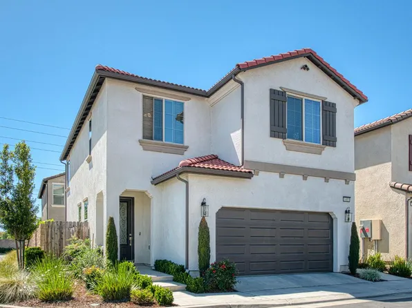 1453 E Via Viola Way, Fresno, CA 93730